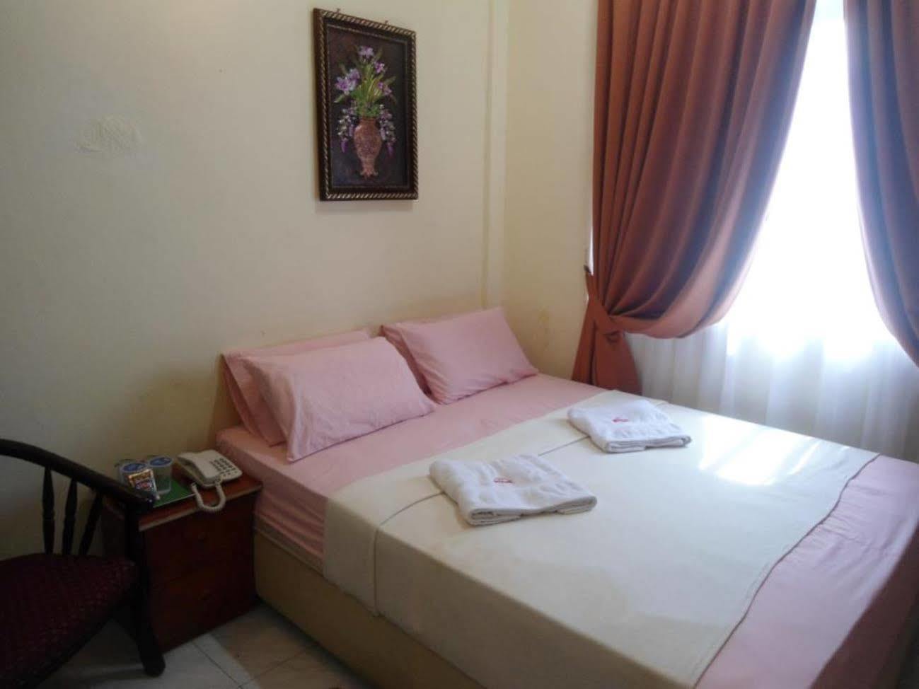 Hotel Teratai Tenang Kuala Terengganu Kültér fotó